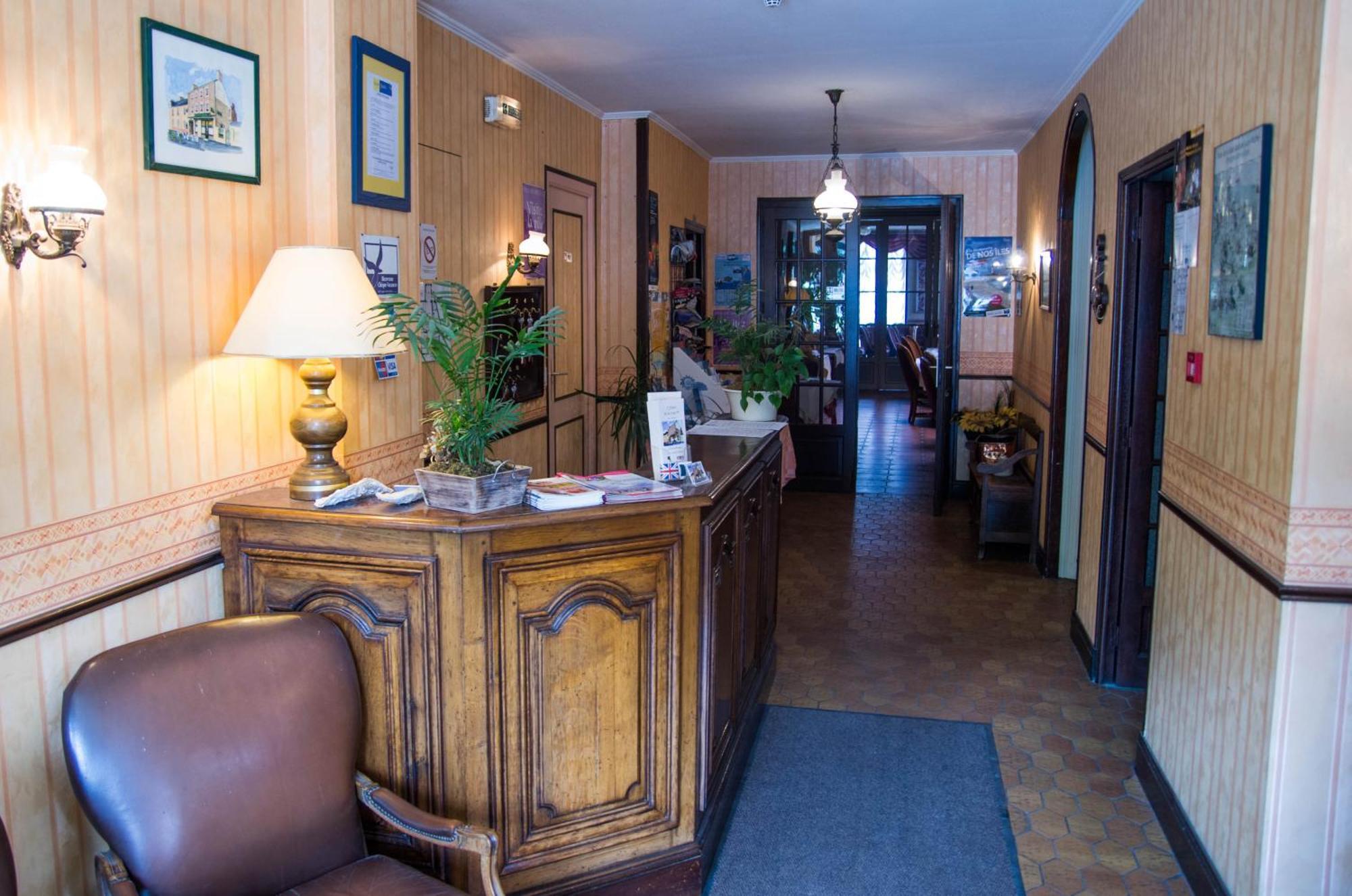 Hotel De La Gare Dol-de-Bretagne Ngoại thất bức ảnh