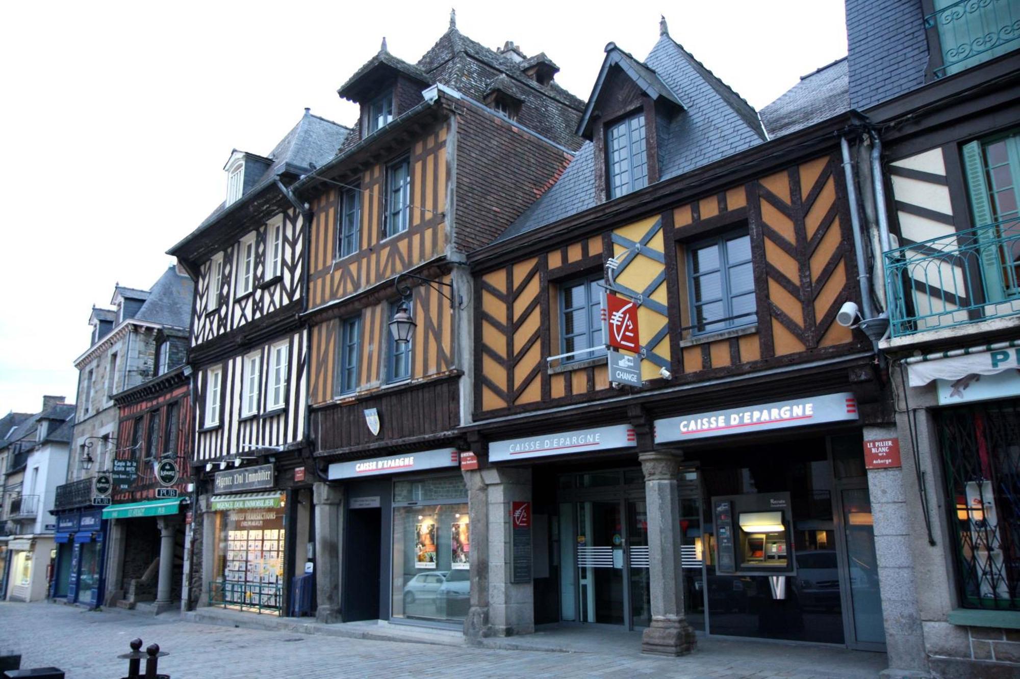 Hotel De La Gare Dol-de-Bretagne Ngoại thất bức ảnh