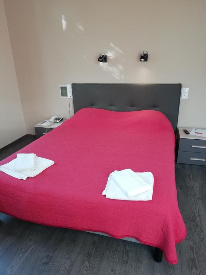 Hotel De La Gare Dol-de-Bretagne Ngoại thất bức ảnh