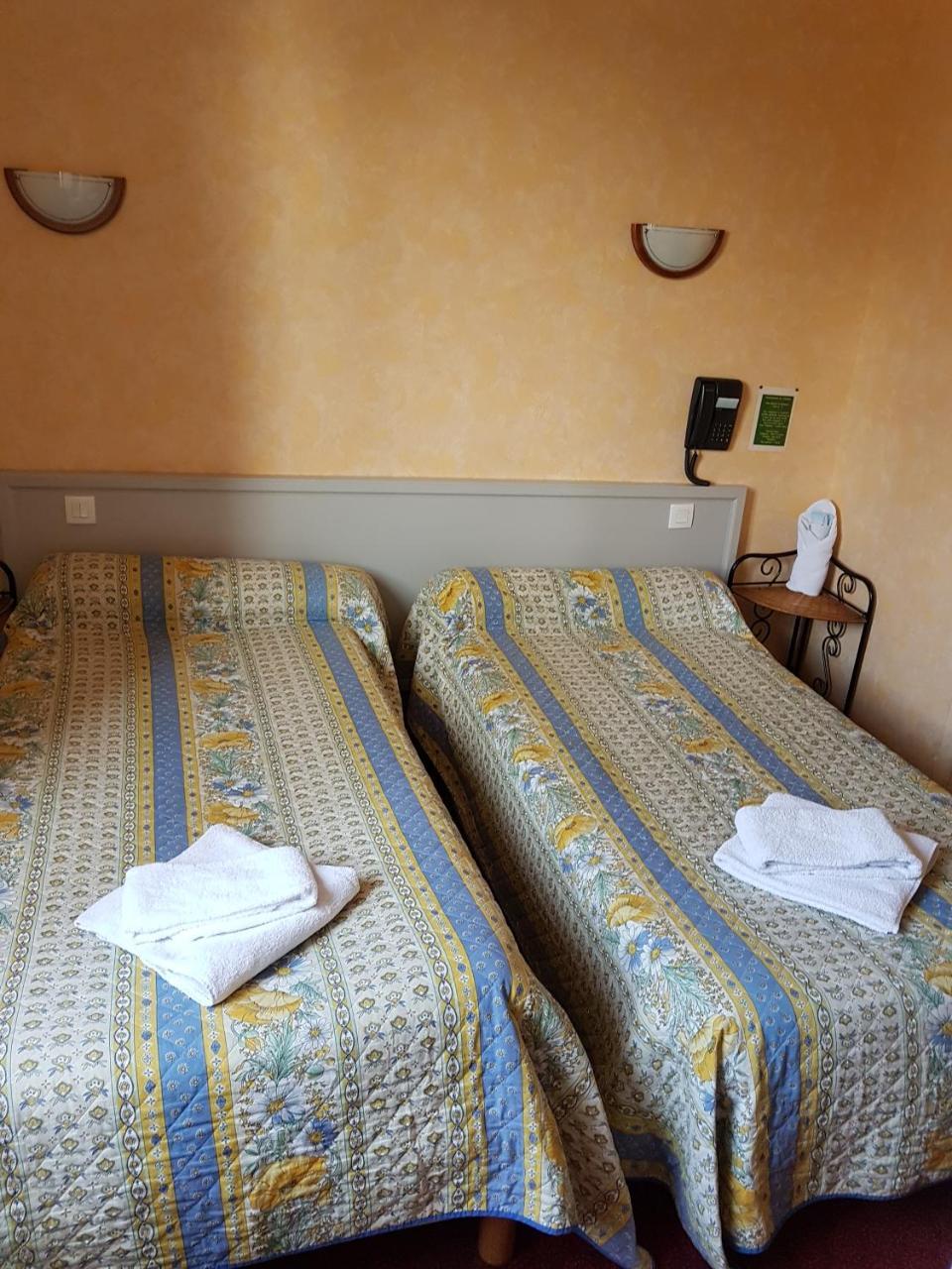Hotel De La Gare Dol-de-Bretagne Ngoại thất bức ảnh