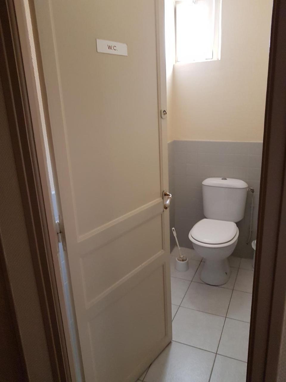 Hotel De La Gare Dol-de-Bretagne Ngoại thất bức ảnh