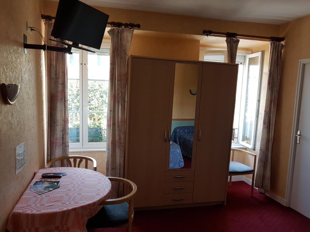 Hotel De La Gare Dol-de-Bretagne Ngoại thất bức ảnh