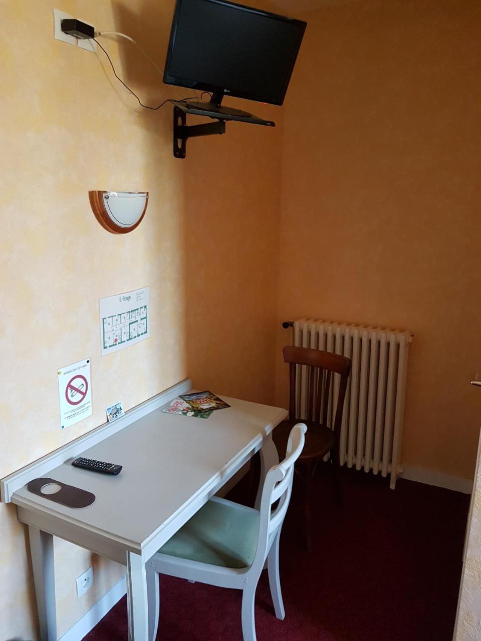 Hotel De La Gare Dol-de-Bretagne Ngoại thất bức ảnh