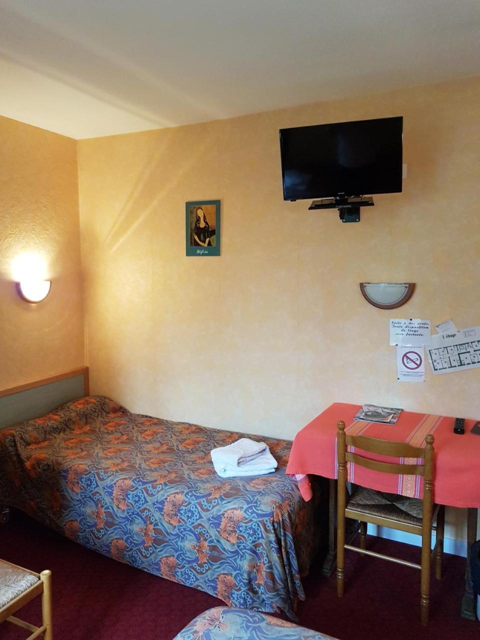 Hotel De La Gare Dol-de-Bretagne Phòng bức ảnh